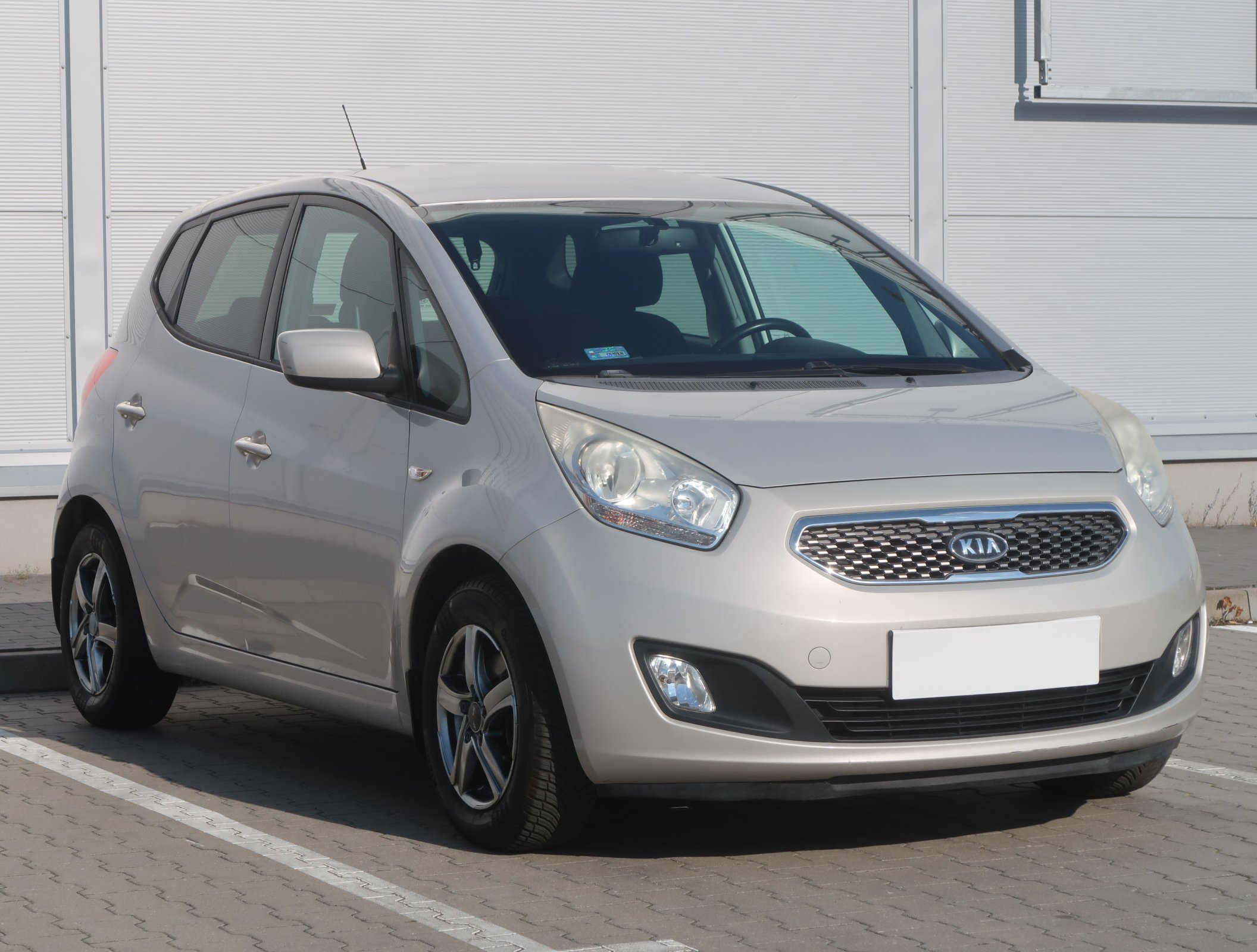 Kia Venga 1.4 CVVT MVP 2010 - 1