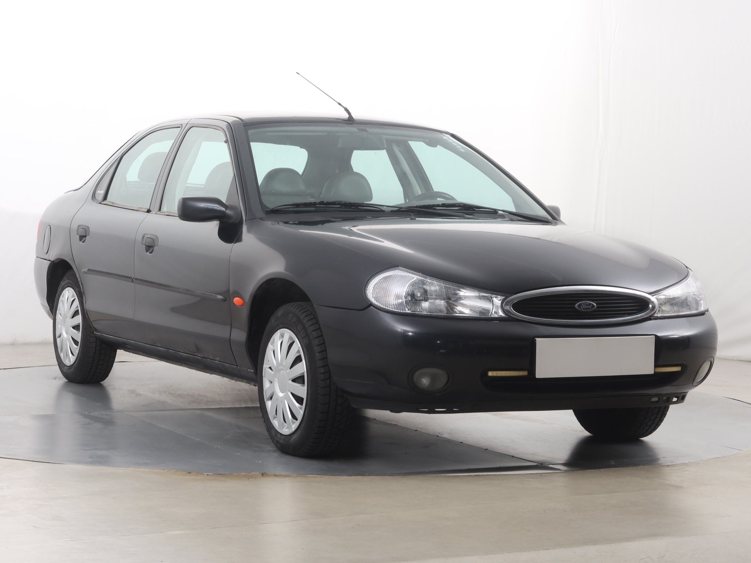 Ford Mondeo 1.6 Zetec Hatchback 1999 - 1