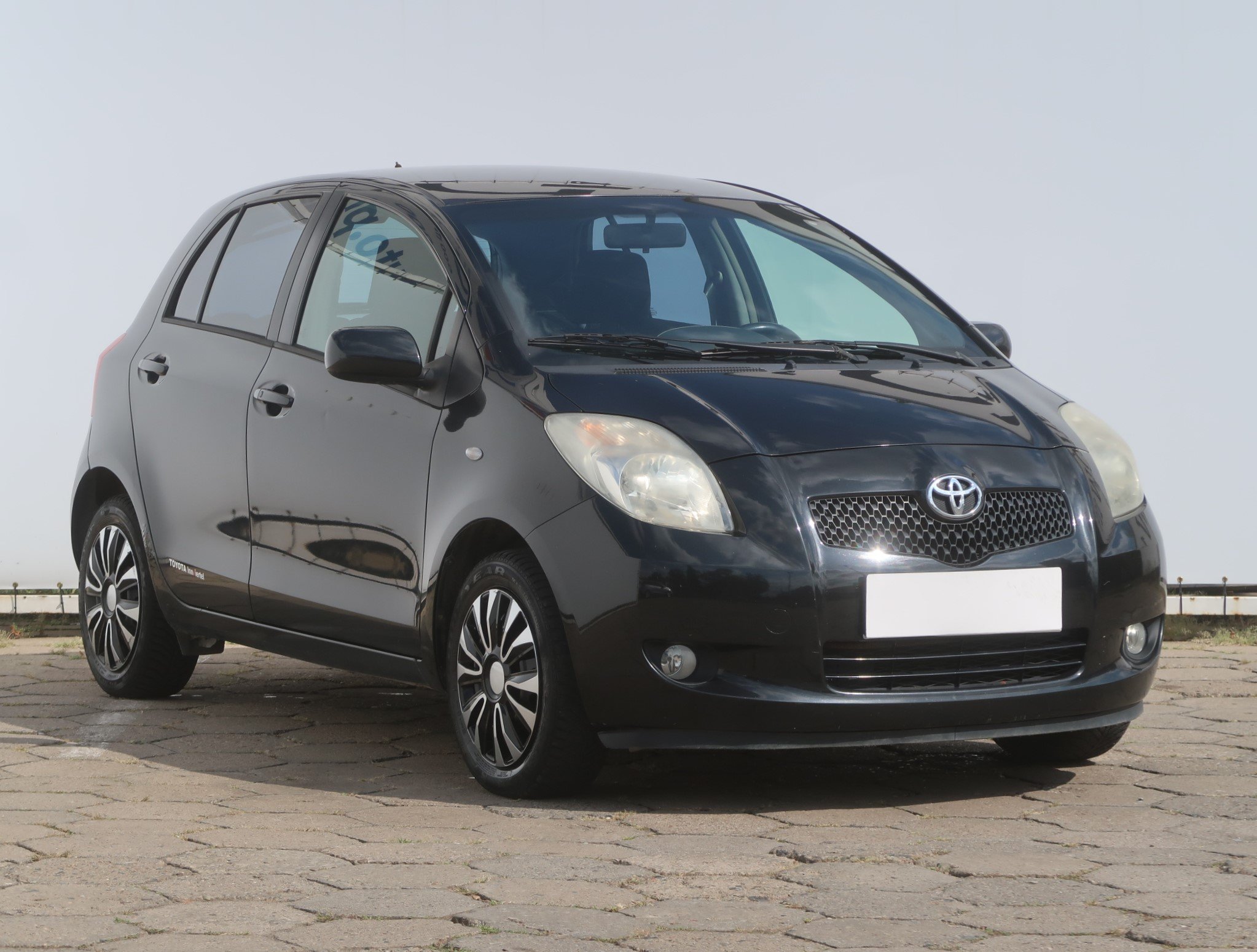 Toyota Yaris 1.3 VVT-i Hatchback 2007 - 1