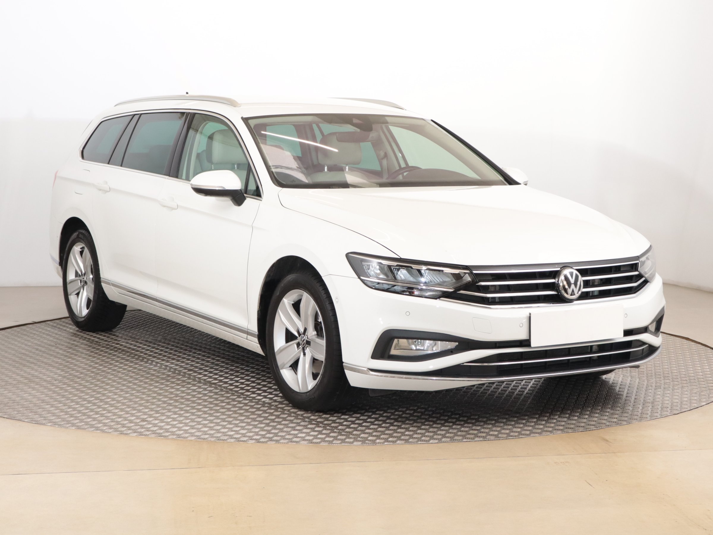 Volkswagen Passat 2.0 TSI Wagon 2019 - 1