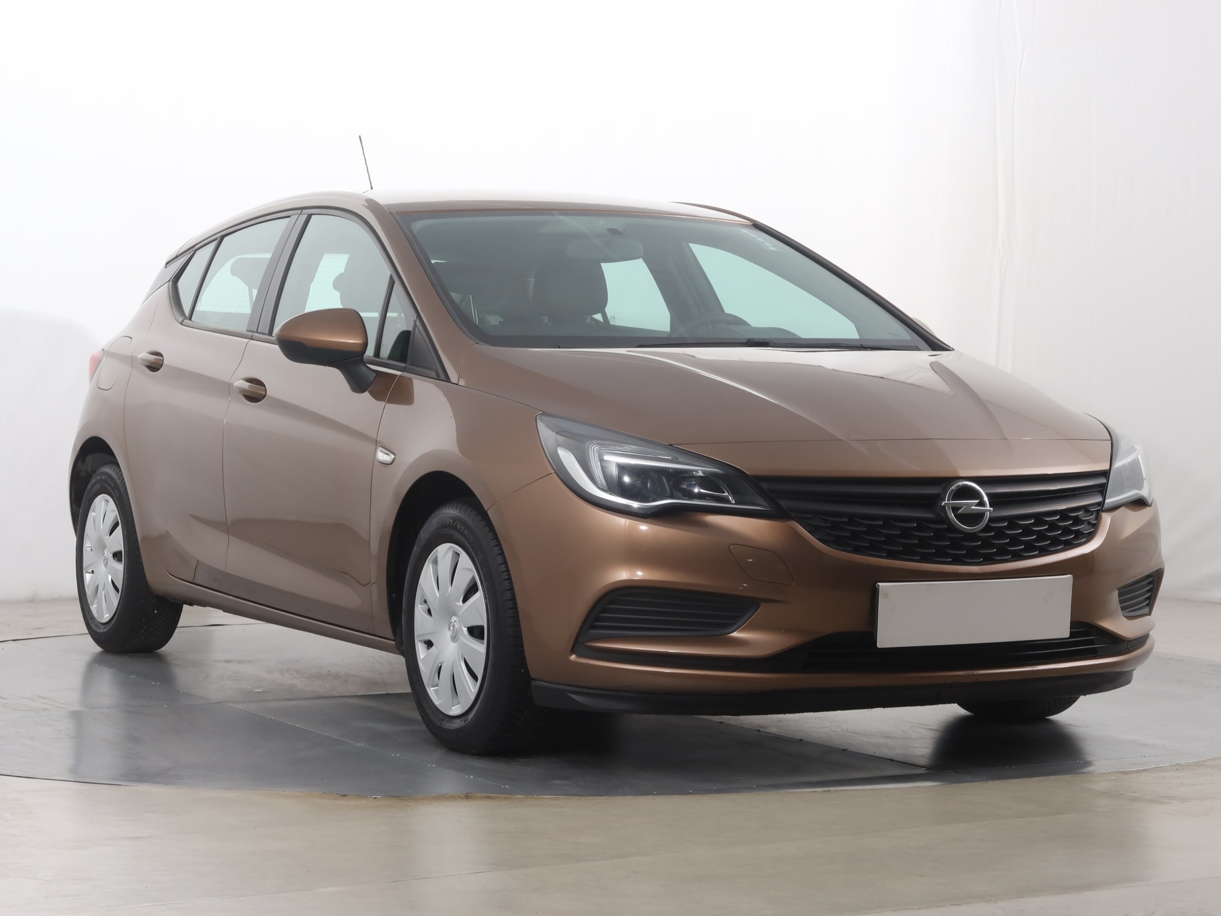 Opel Astra 1.0 SIDI Turbo Hatchback 2015 - 1