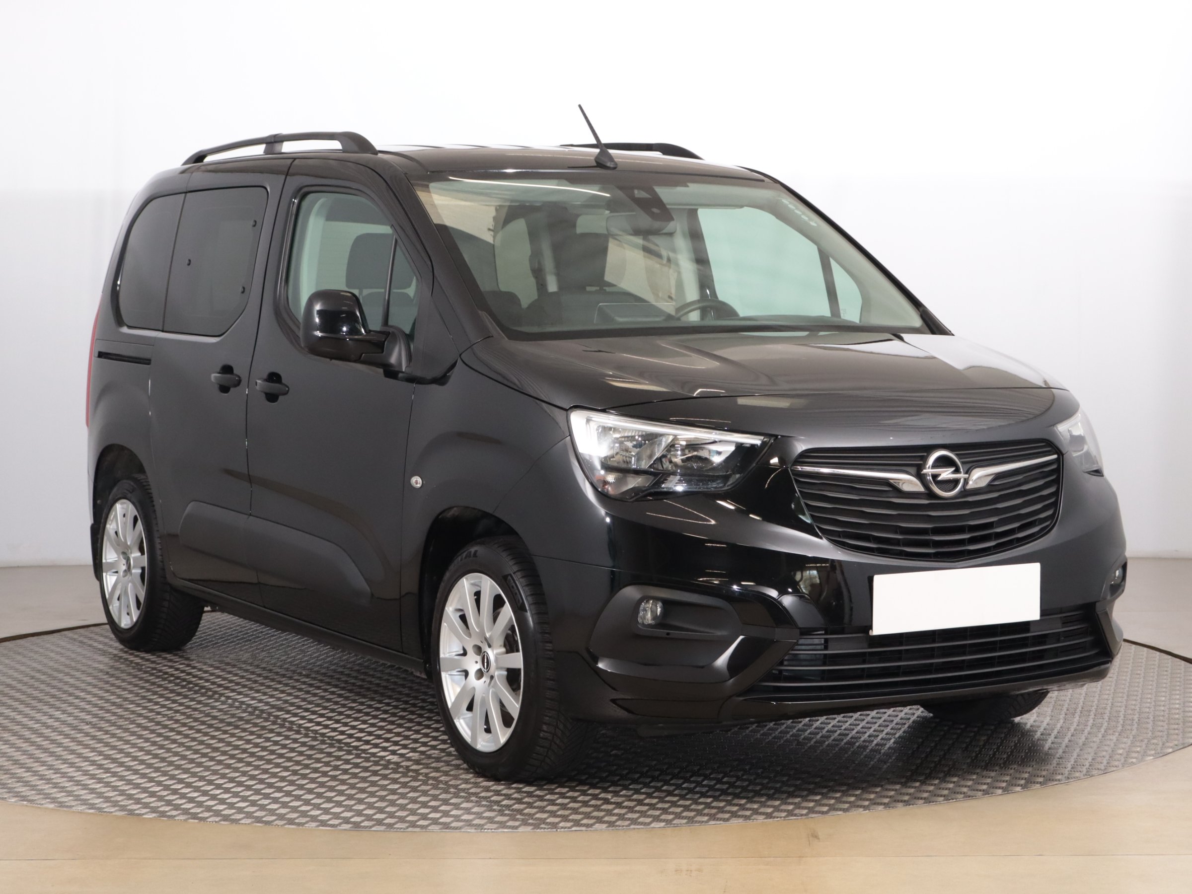 Opel Combo Life 1.2 Turbo MVP 2020 - 1