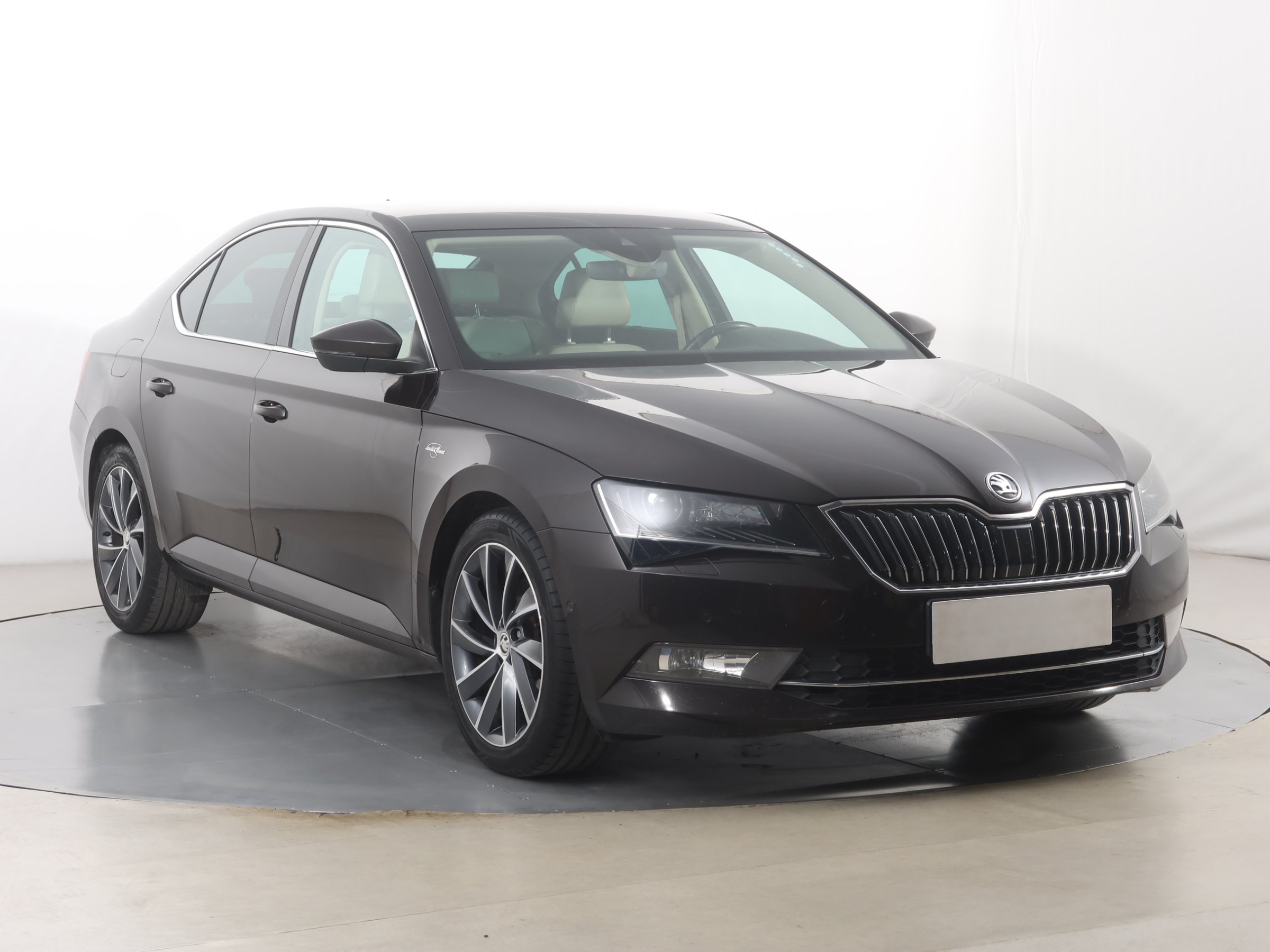 Skoda Superb 2.0 TDI 4x4 Sedan 2015 - 1