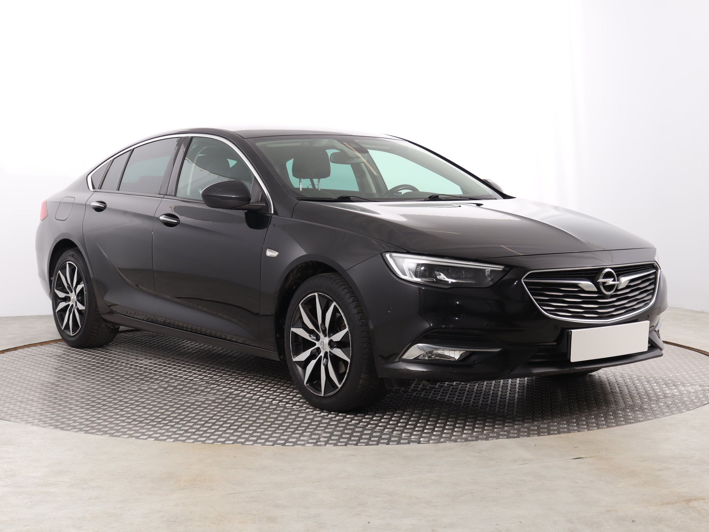 Opel Insignia 1.5 Turbo Hatchback 2017 - 1