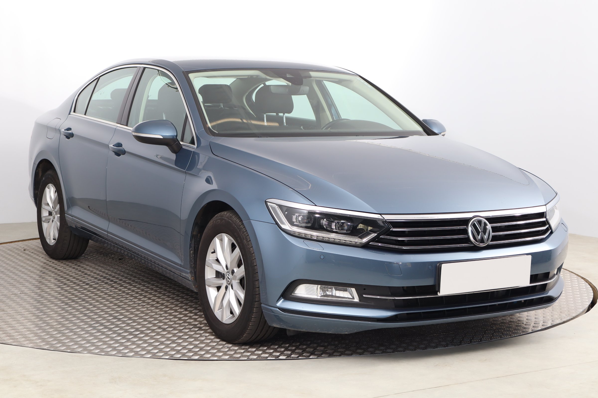 Volkswagen Passat 2.0 TDI Sedan 2016 - 1