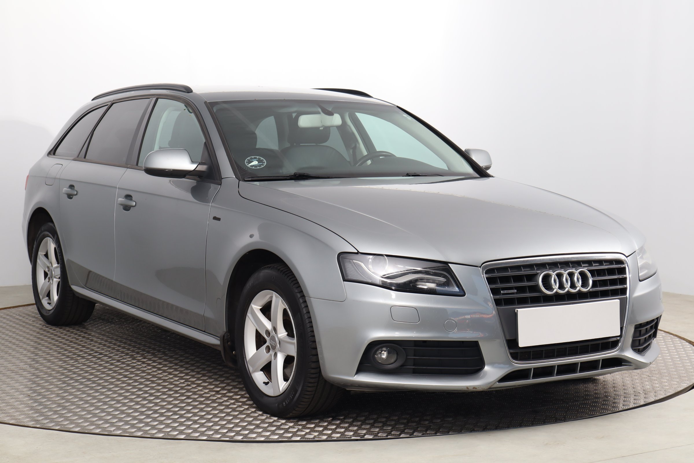 Audi A4 2.0 TDI Kombi 2010 - 1