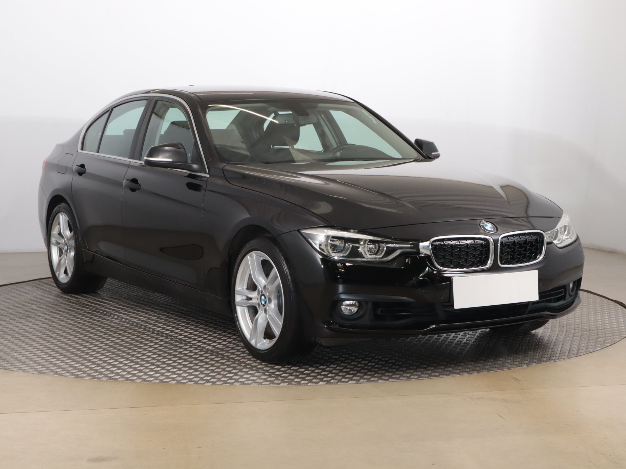 BMW 3 318i Sedan 2016 - 1