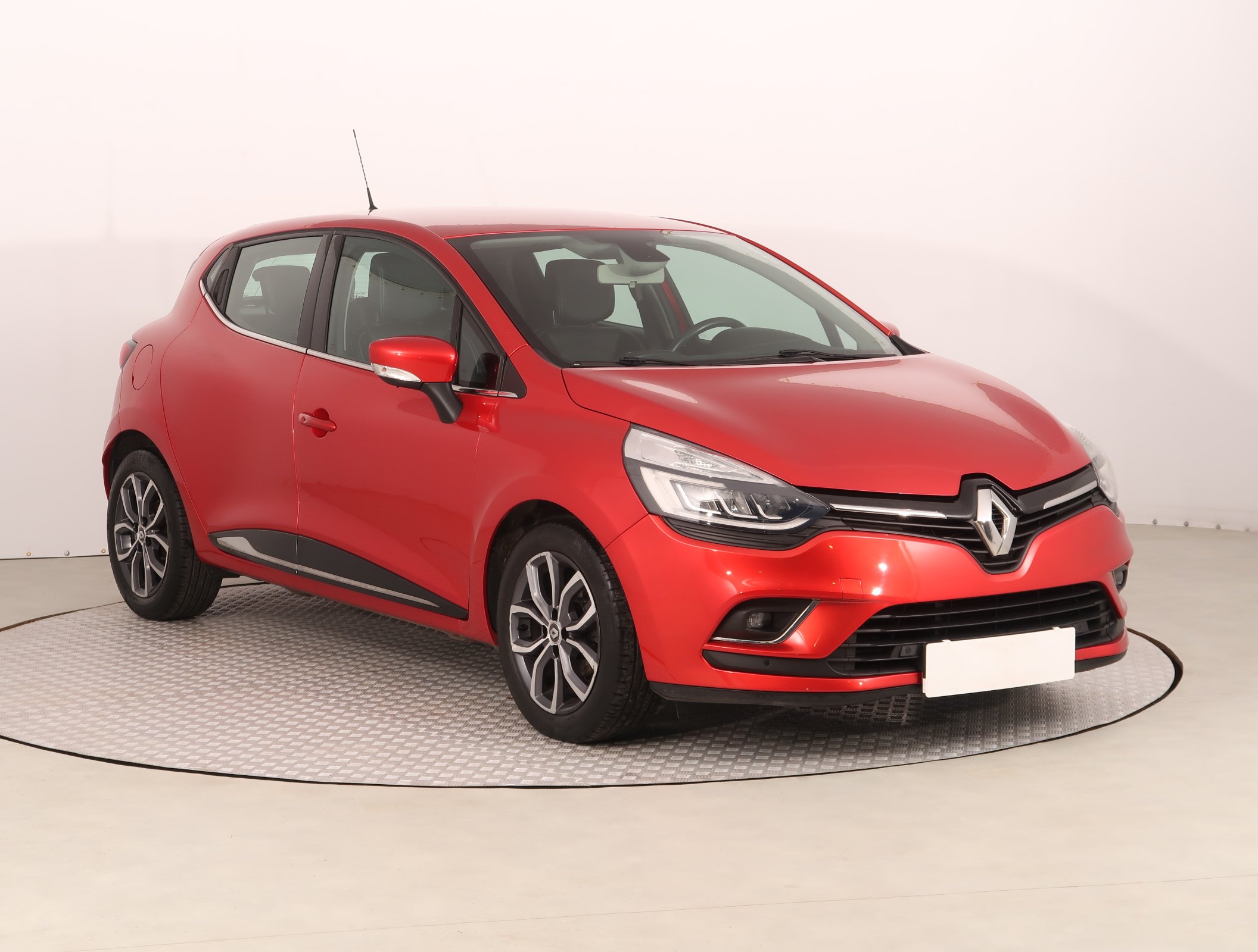 Renault Clio 0.9 TCe Hatchback 2016 - 1