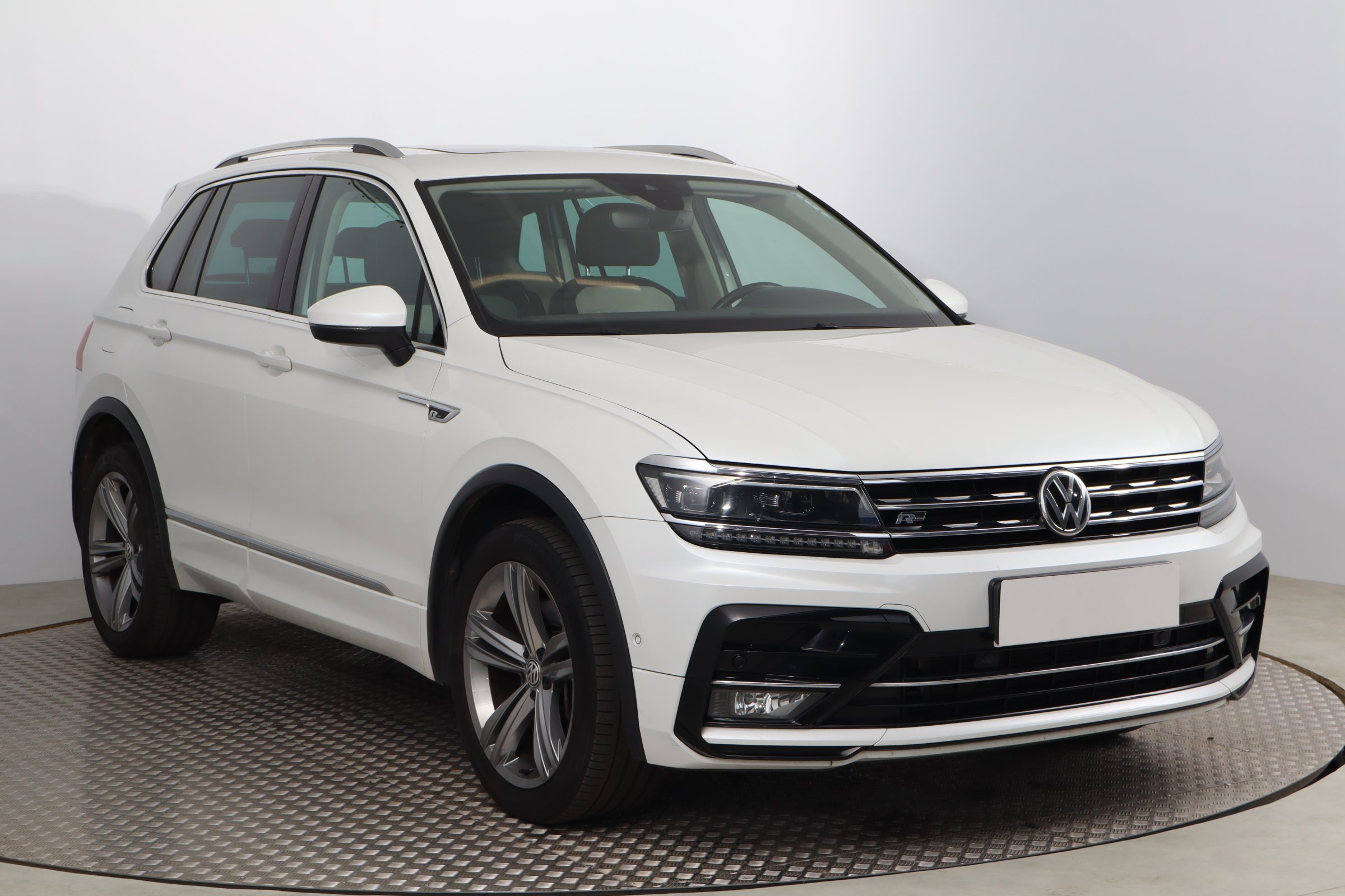 Volkswagen Tiguan R-Line 2.0 TSI 4Motion SUV 2017 - 1