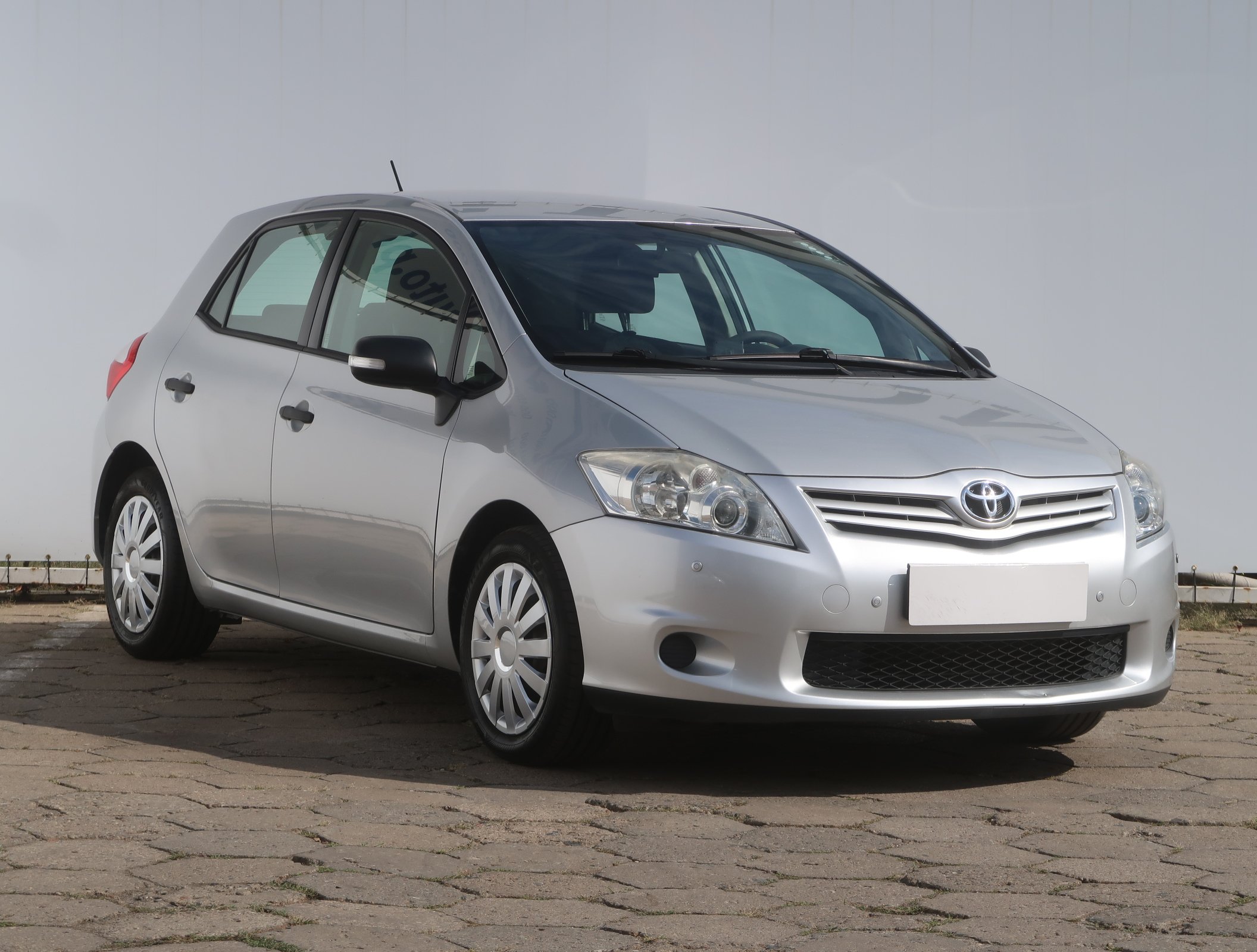 Toyota Auris 1.6 Valvematic Hatchback 2011 - 1