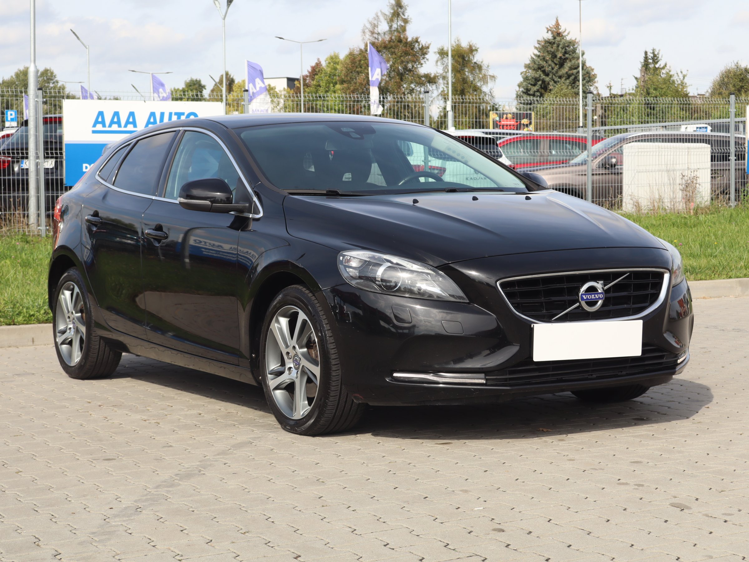 Volvo V40 2.0 D3 Hatchback 2015 - 1