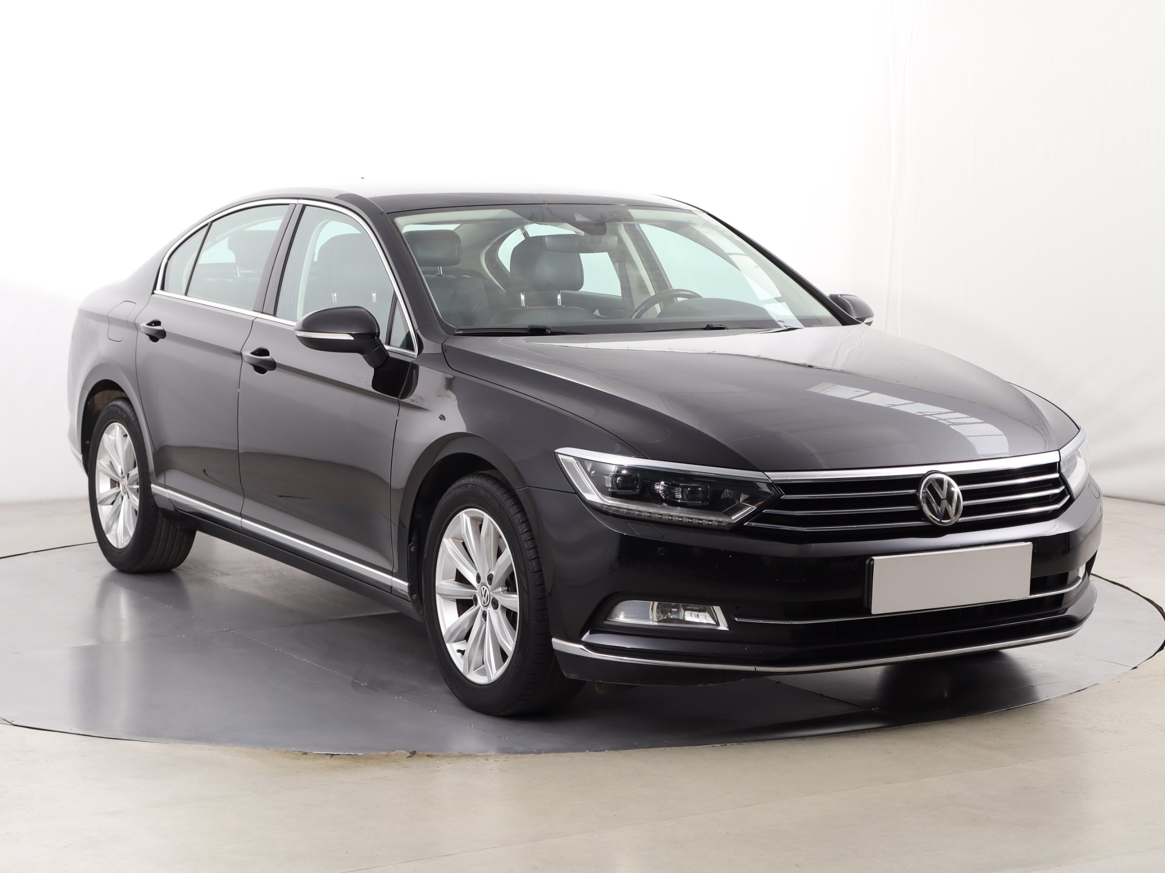 Volkswagen Passat 2.0 TDI Sedan 2017 - 1