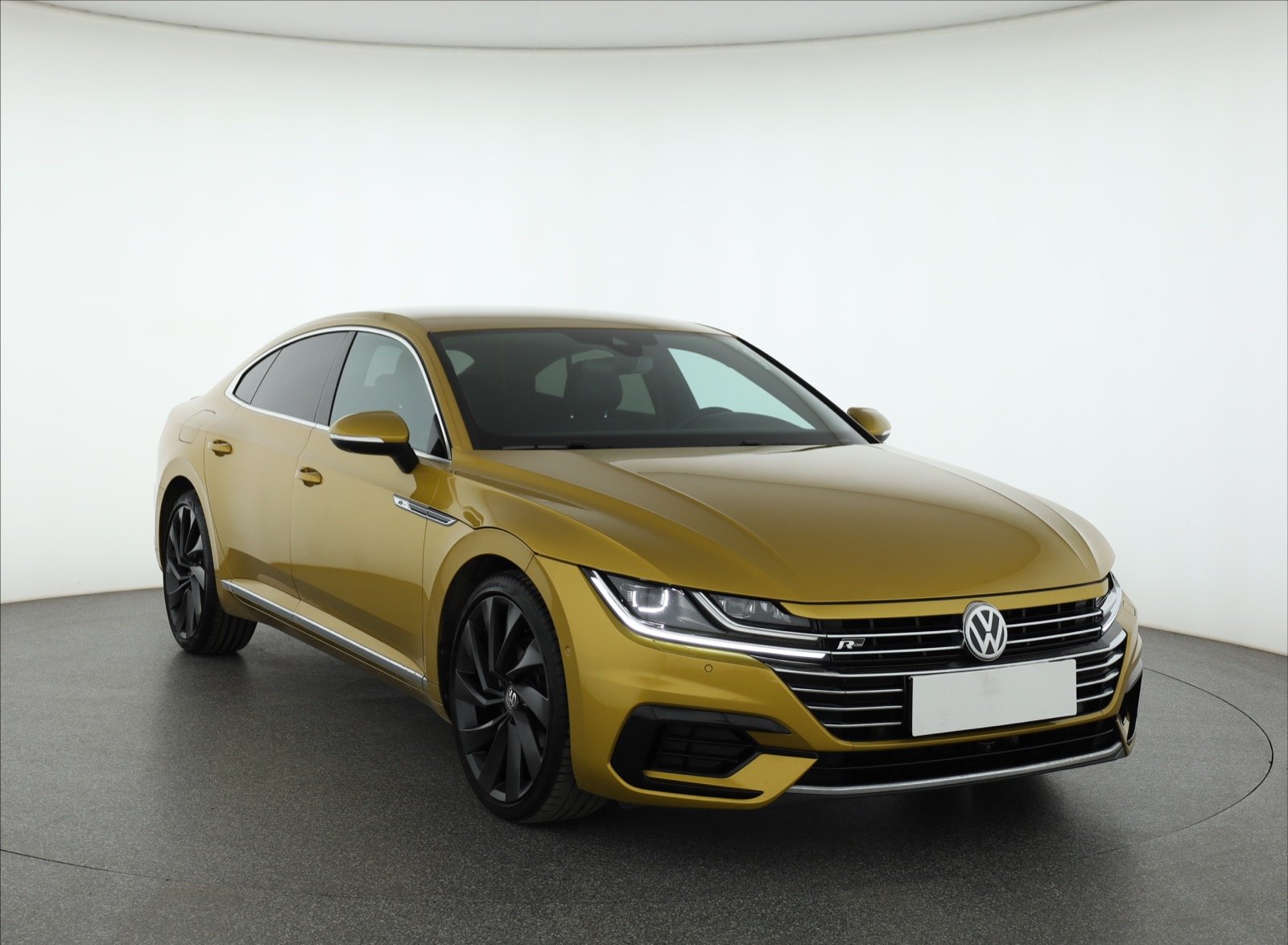 Volkswagen Arteon R-Line 2.0 TDI Sedan 2018 - 1