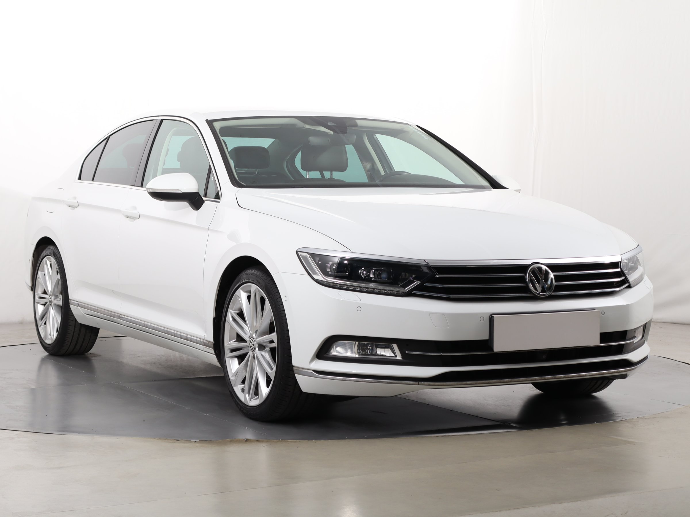 Volkswagen Passat 1.8 TSI Sedan 2015 - 1