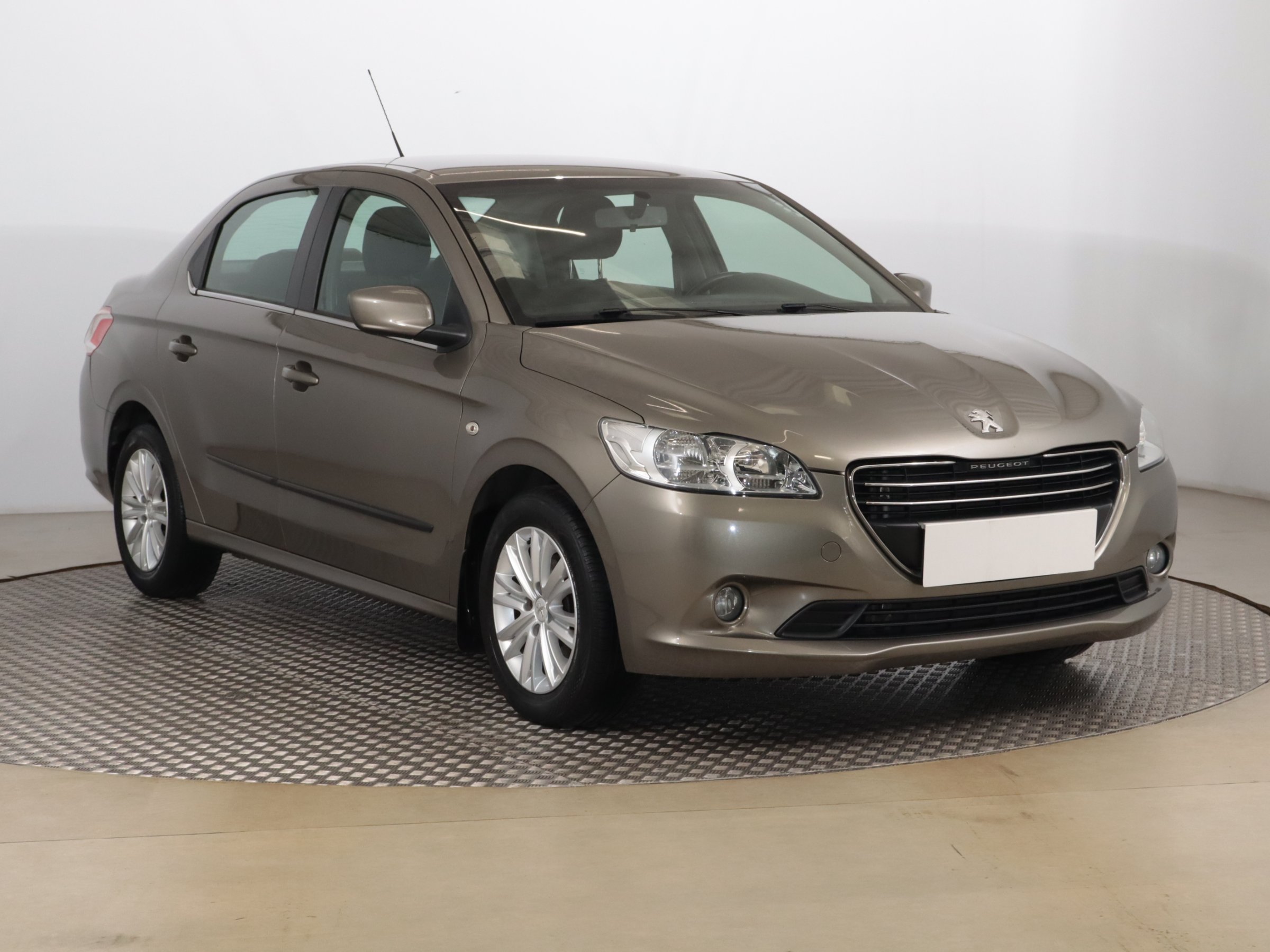 Peugeot 301 1.6 VTi Sedan 2013 - 1