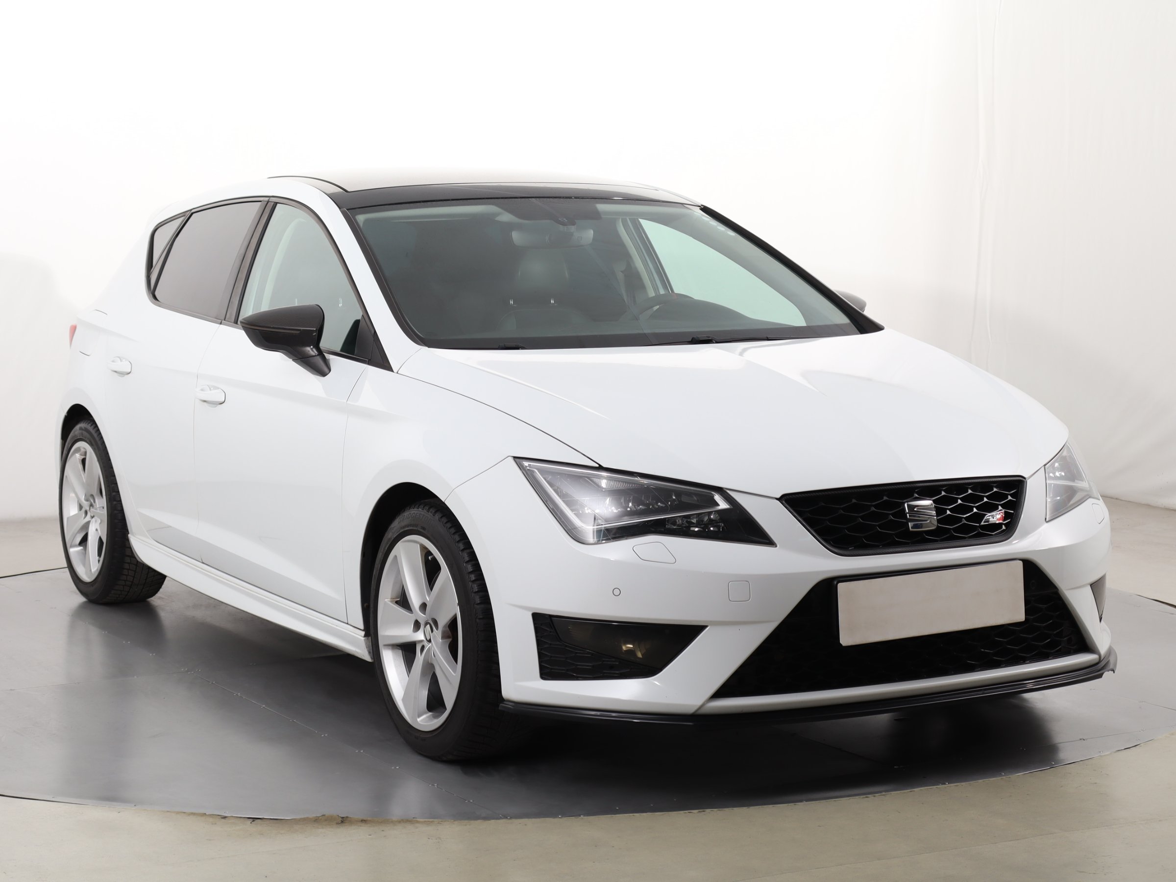 Seat Leon FR 2.0 TDI Hatchback 2013 - 1