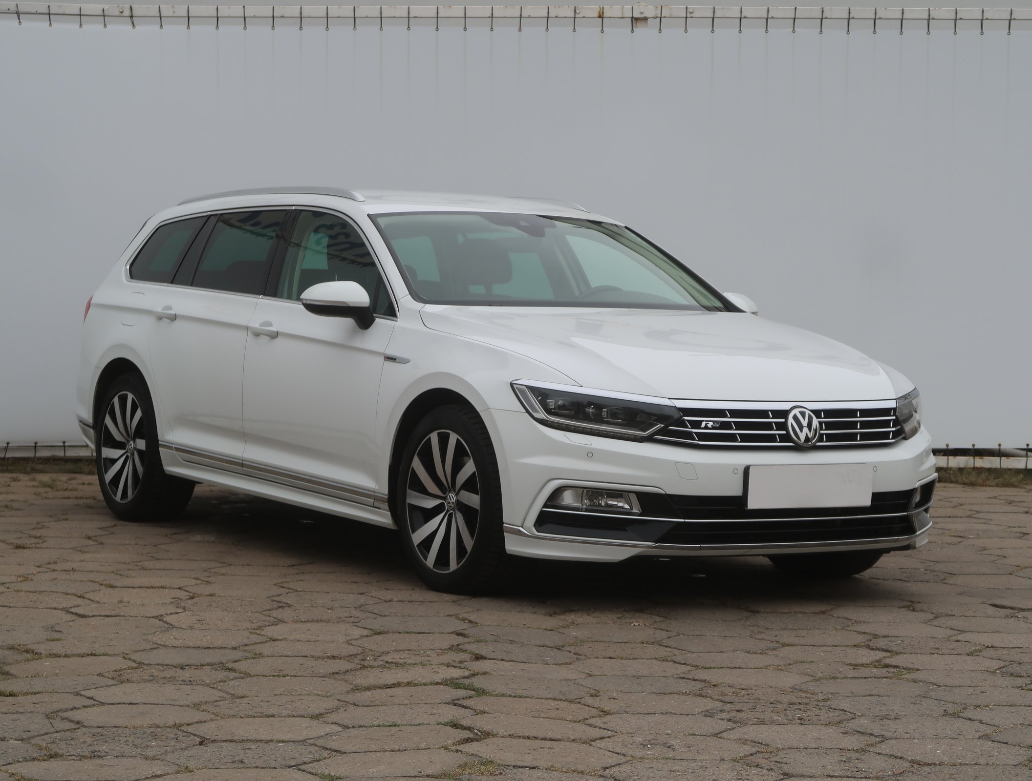 Volkswagen Passat R-Line 2.0 TDI 4Motion Kombi 2018 - 1