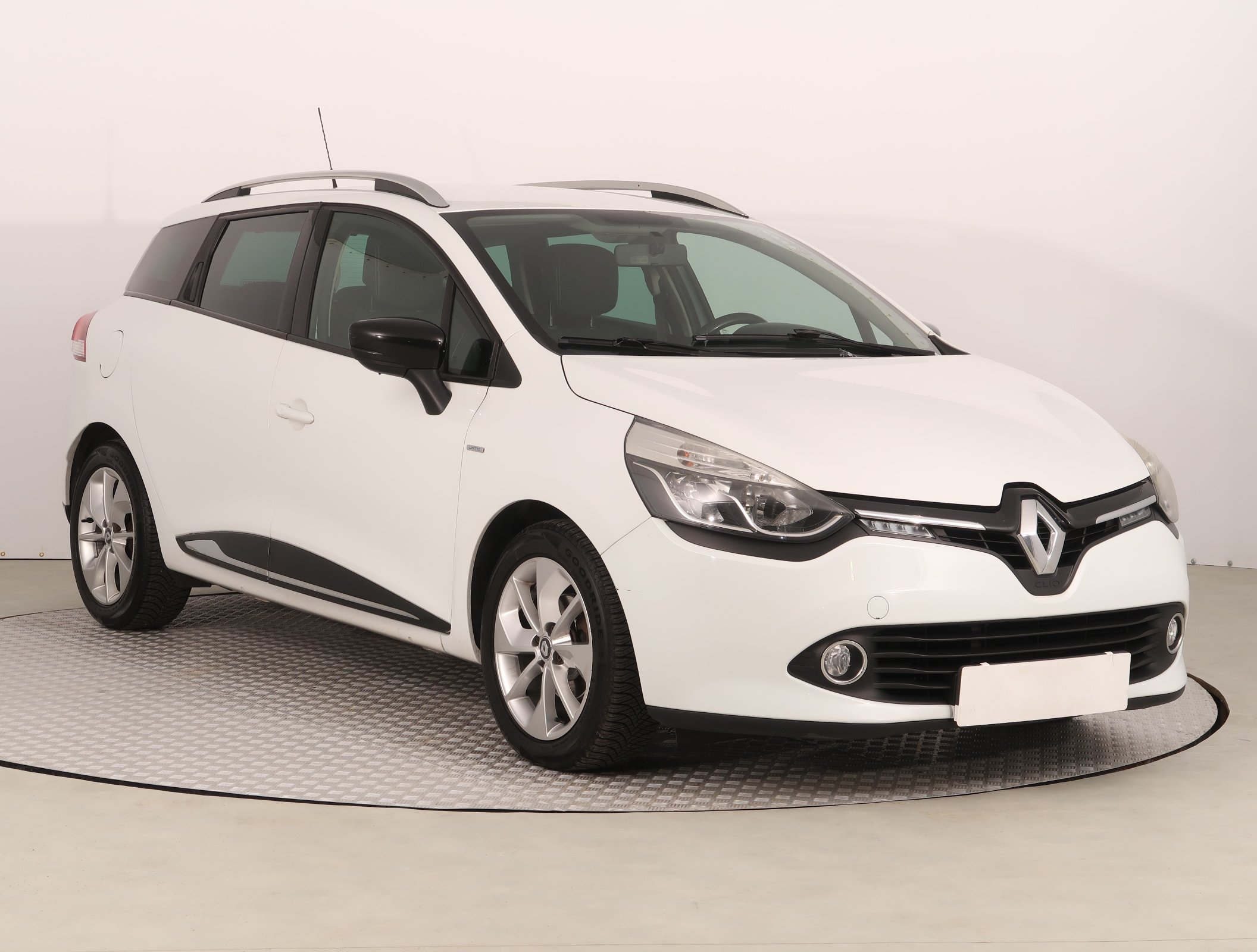 Renault Clio 0.9 TCe Wagon 2015 - 1