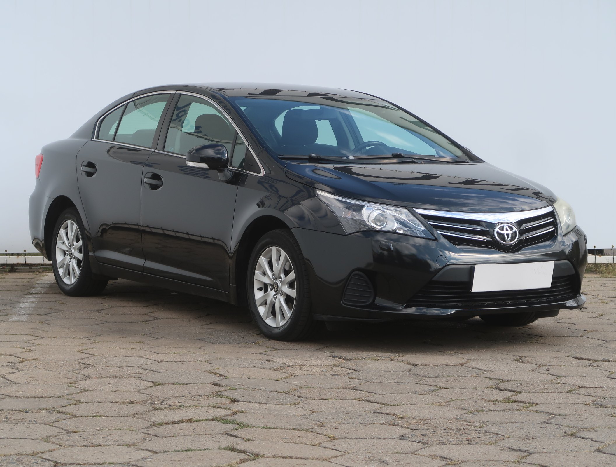 Toyota Avensis 1.8 VVT-i Sedan 2012 - 1