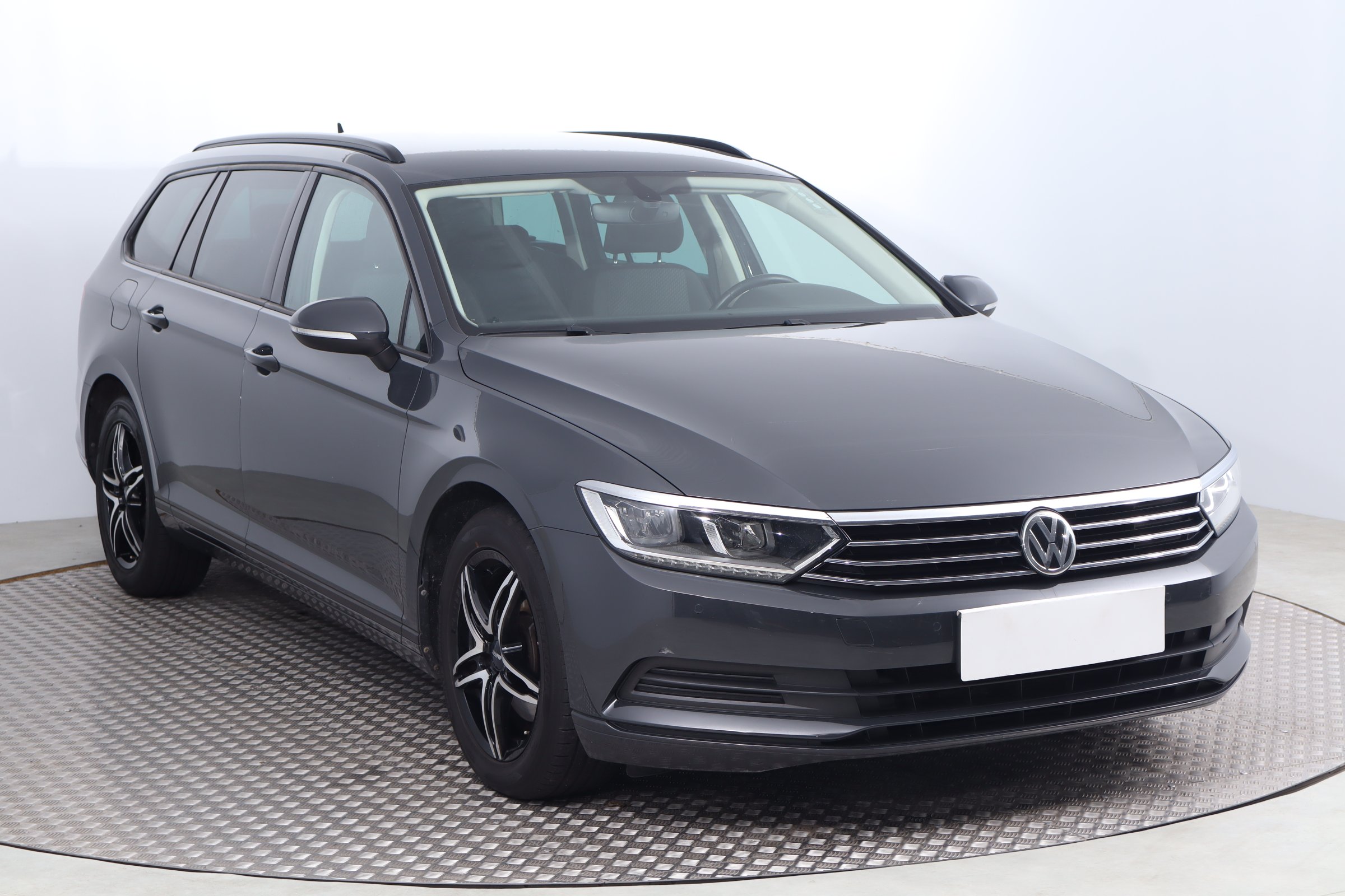 Volkswagen Passat 1.6 TDI Kombi 2017 - 1