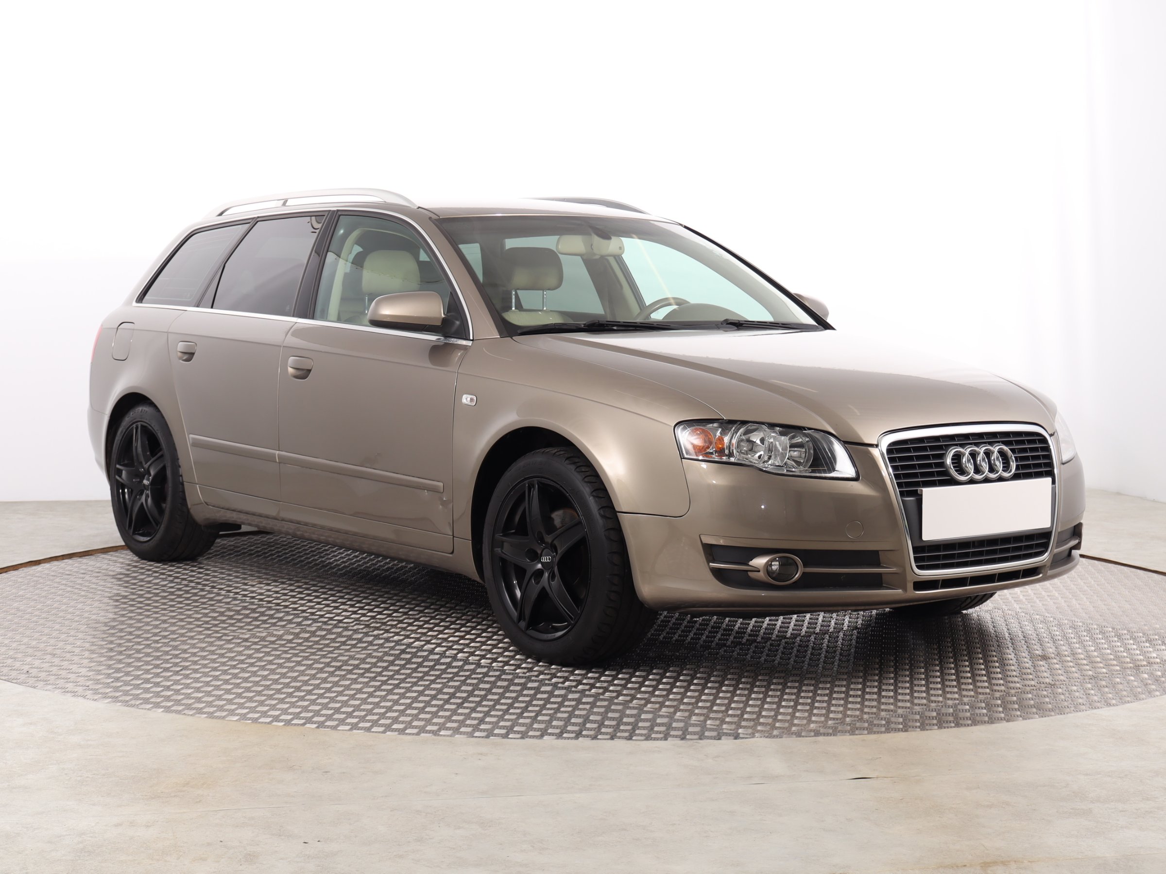 Audi A4 2.0 MPI Kombi 2006 - 1