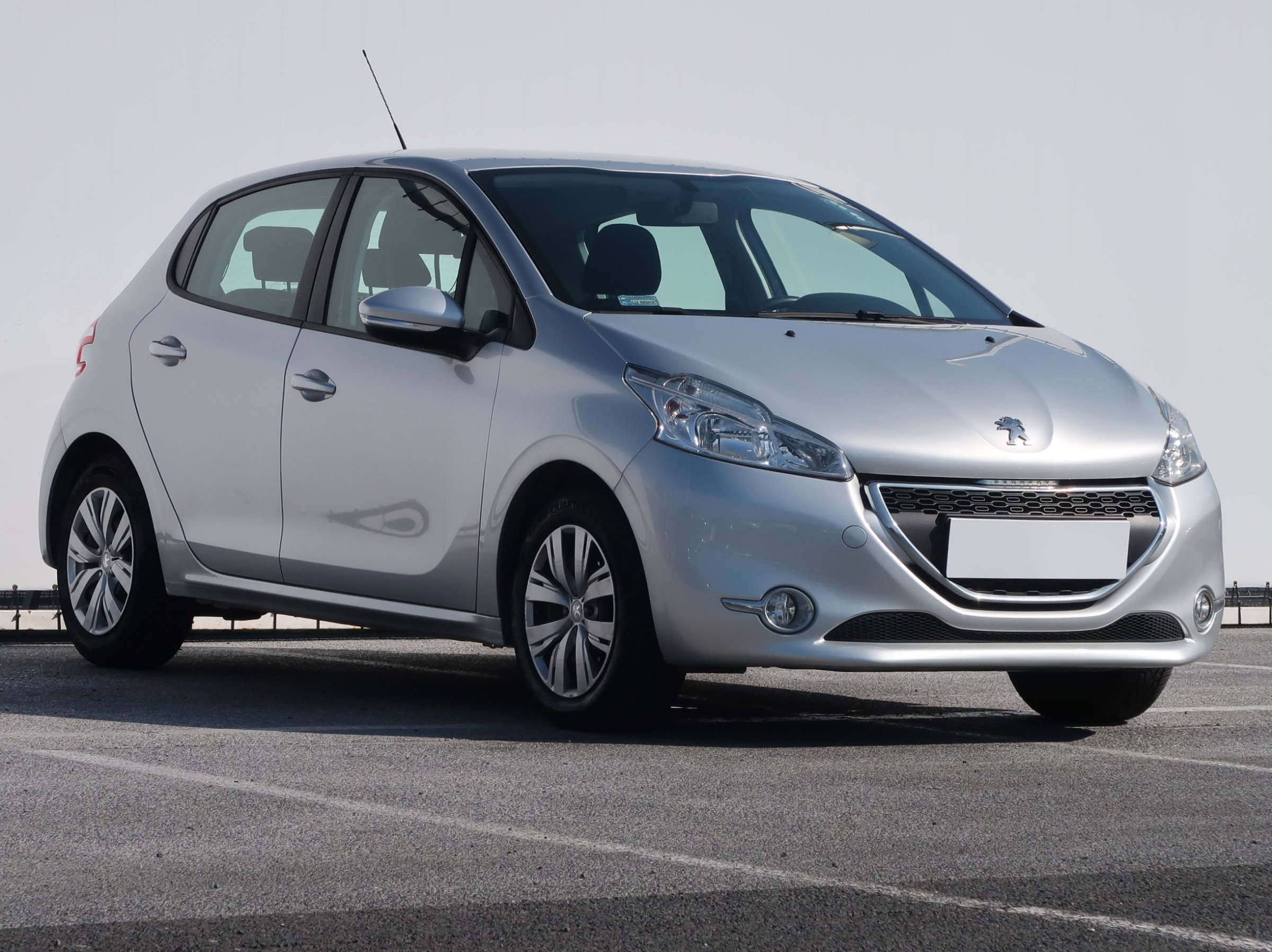 Peugeot 208 1.0 VTi Hatchback 2013 - 1