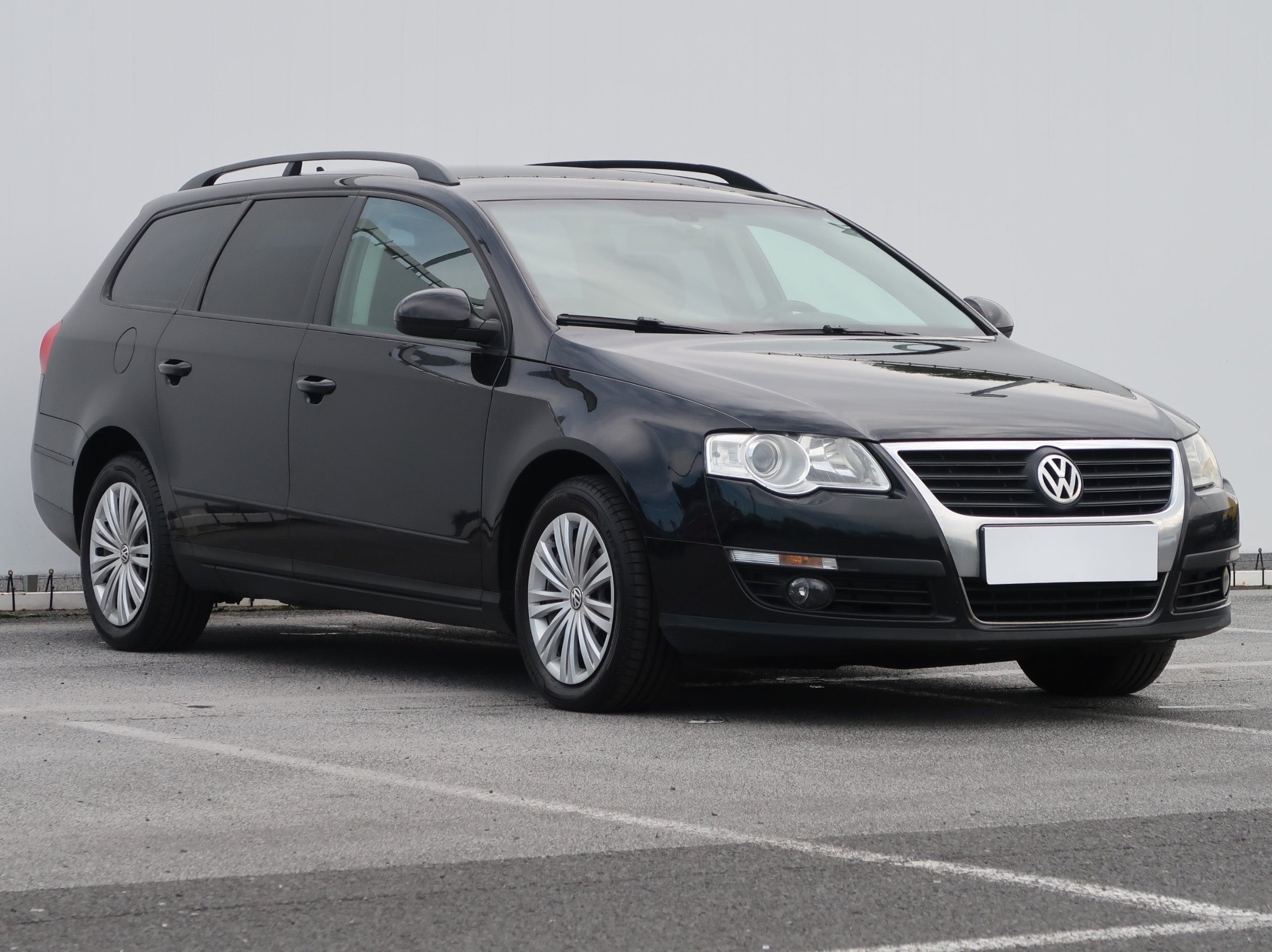 Volkswagen Passat 1.6 TDI Wagon 2010 - 1