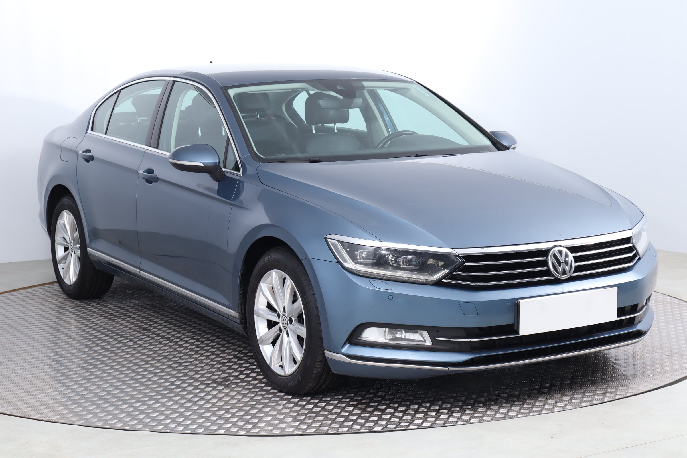 Volkswagen Passat 2.0 TDI Sedan 2016 - 1