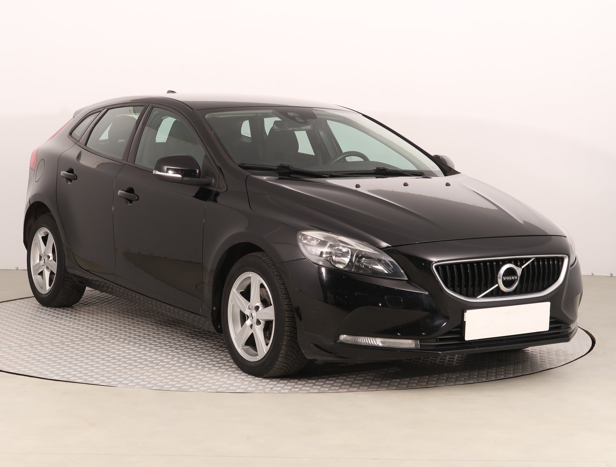 Volvo V40 2.0 D2 Hatchback 2017 - 1