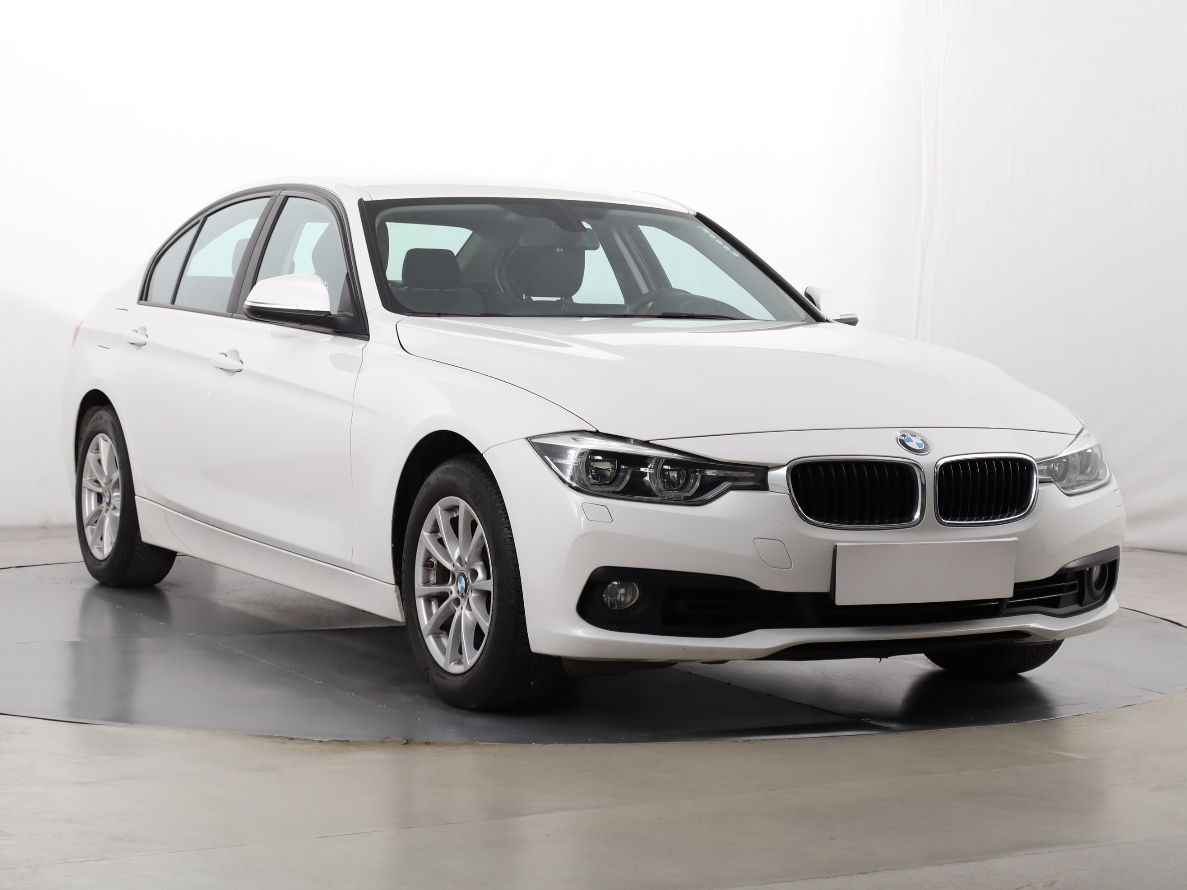 BMW 3 318i Sedan 2016 - 1