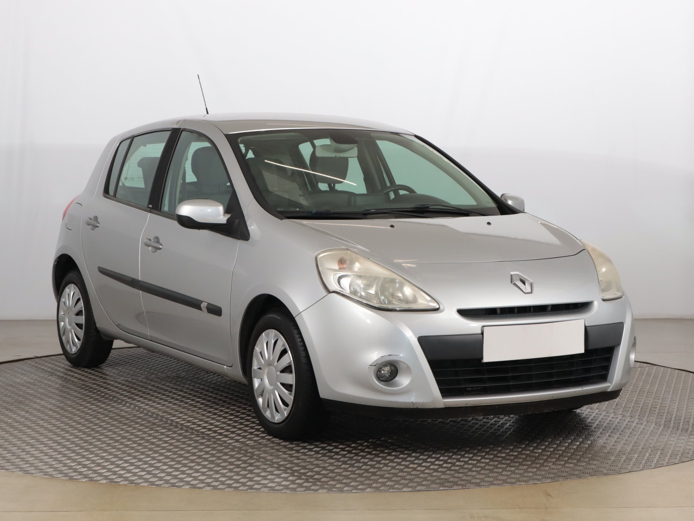 Renault Clio 1.2 MPI Hatchback 2009 - 1