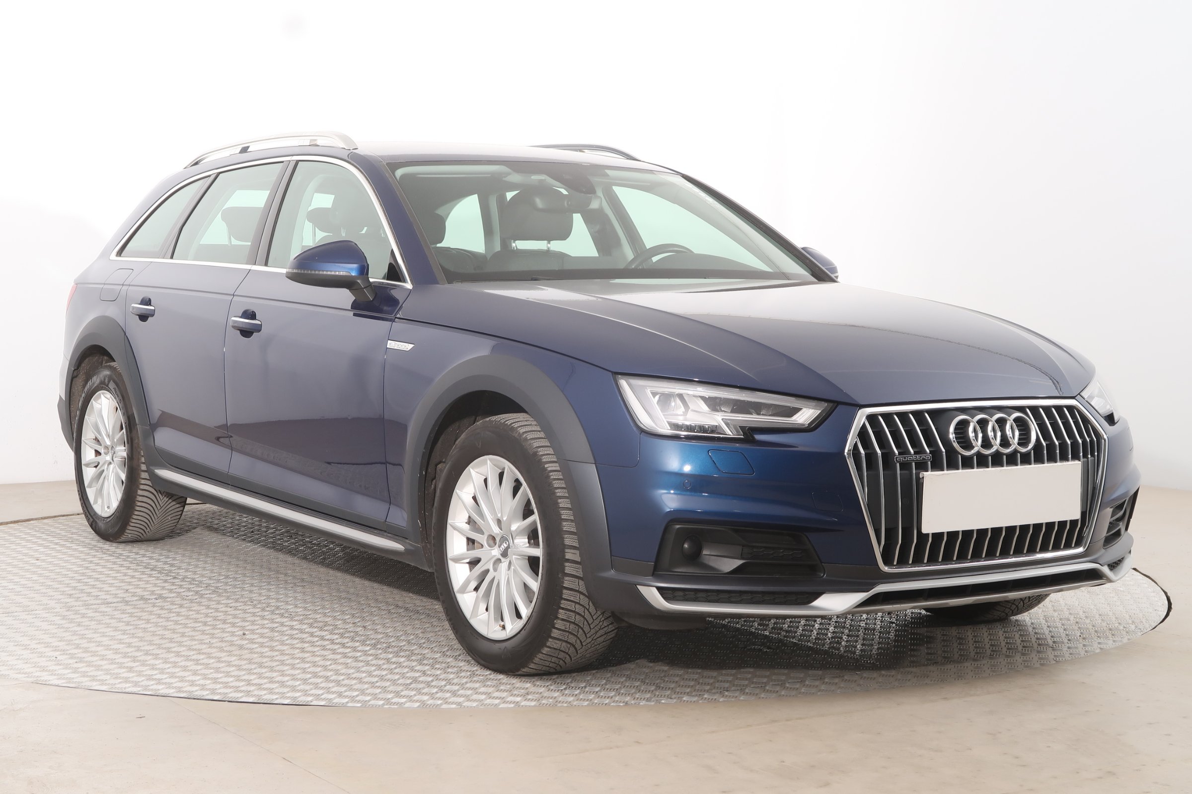 Audi A4 Allroad 2.0 TDI quattro Kombi 2018 - 1