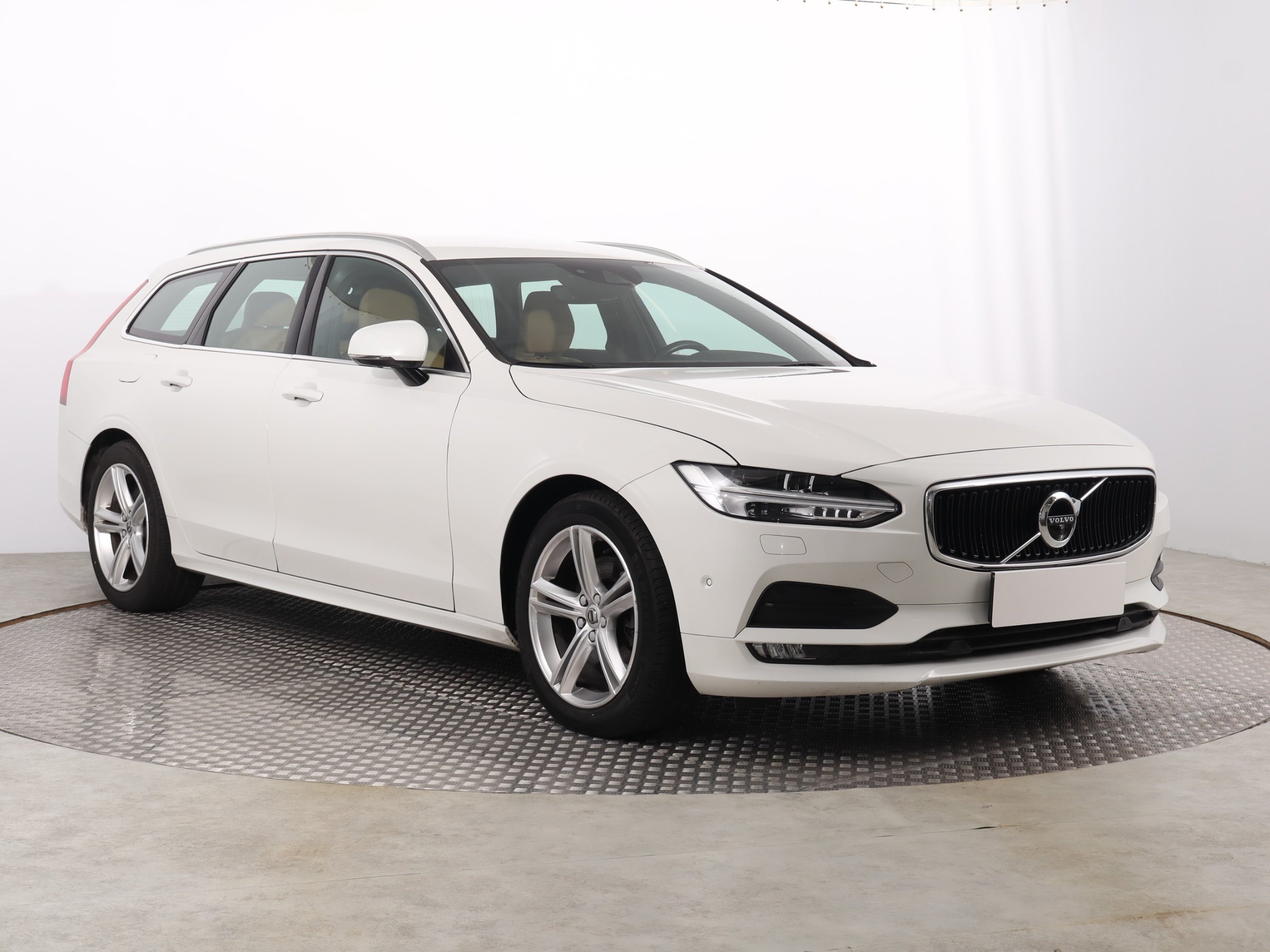 Volvo V90 2.0 D4 AWD Kombi 2020 - 1