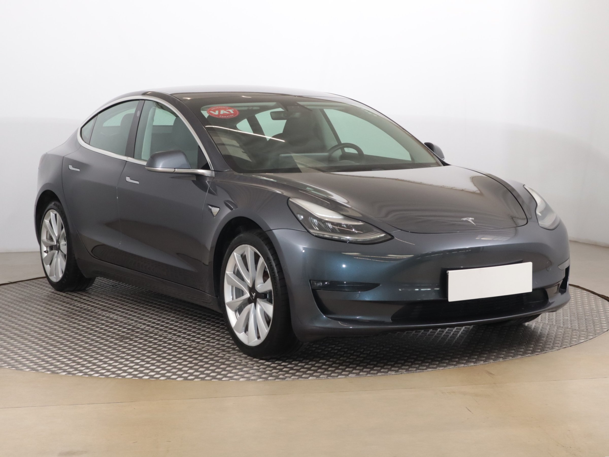 Tesla Model 3 Standard Range Plus Sedan 2019 - 1