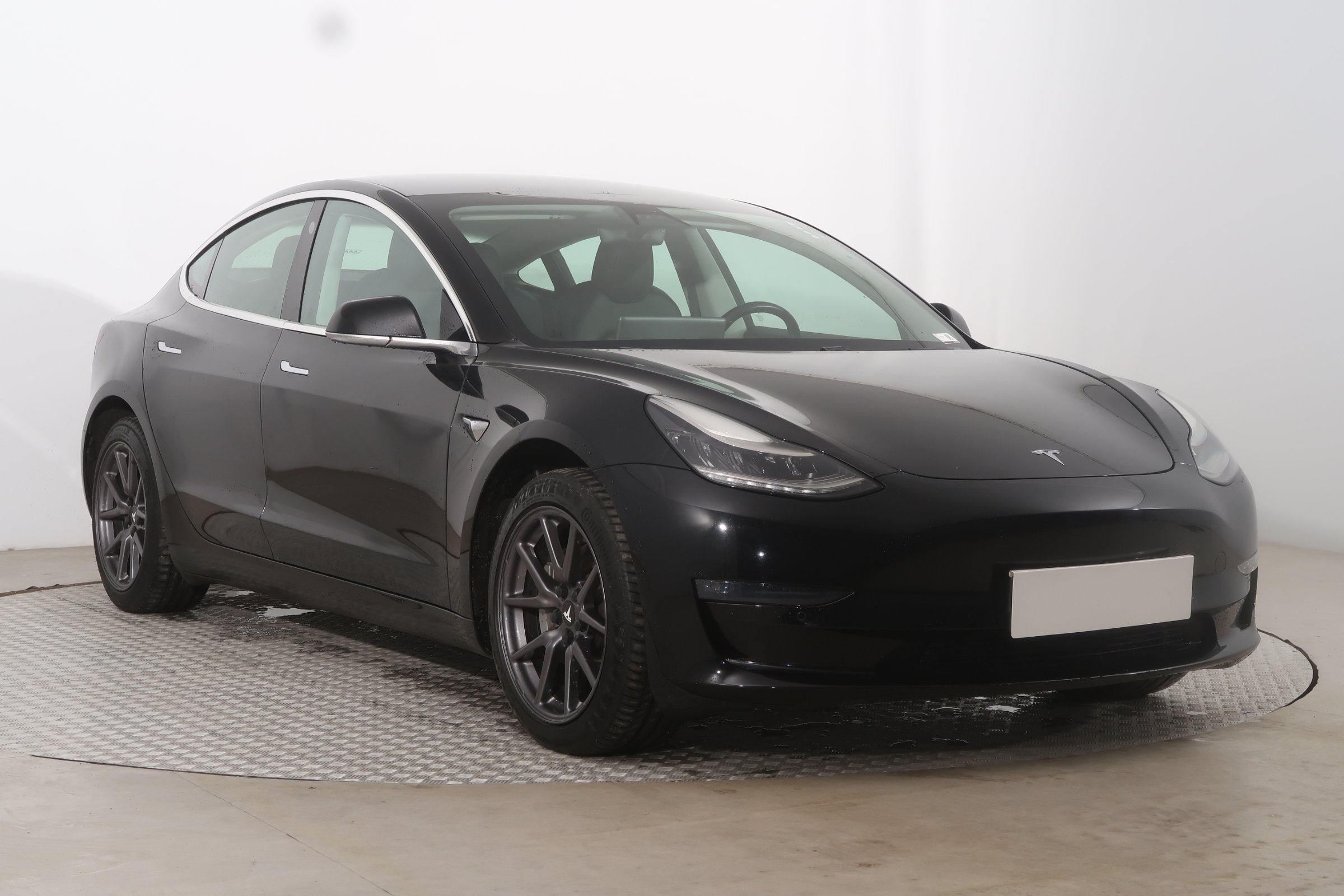 Tesla Model 3 Long Range AWD Sedan 2019 - 1